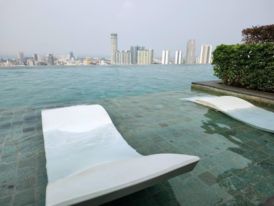 Infinity Pool 2Br Suite 7Pax @Beacon @Georgetown Bagian luar foto